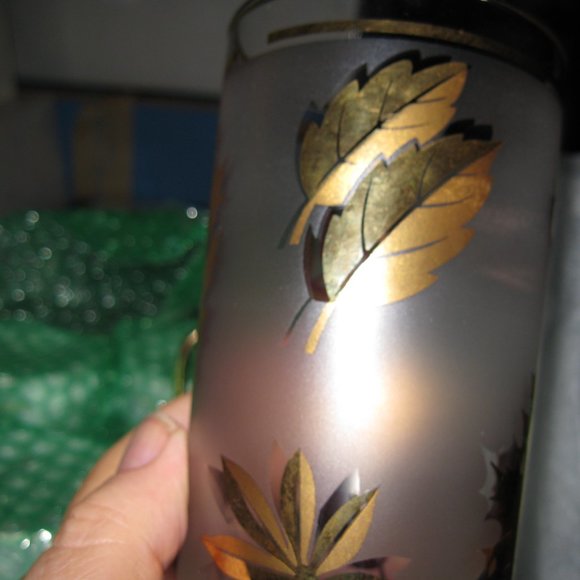 Gold leaf Glasses Set of 8 with Carrier - Picture 3 of 10